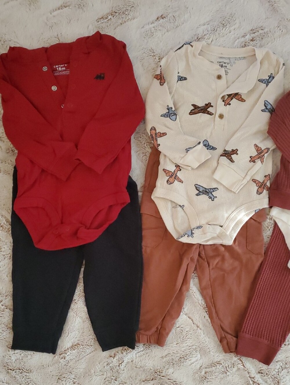 Carter's 18M Outfits-17 Pieces - Picture 5 of 7